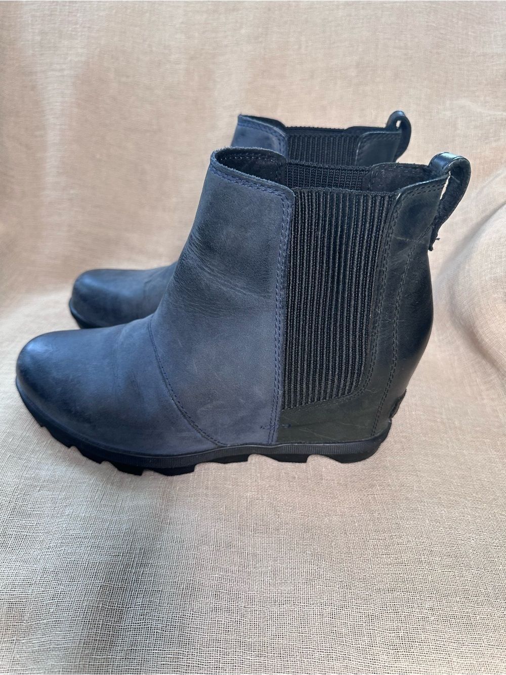 Sorel Women's Joan of Arctic Wedge ll Chelsea Boots Sz 8